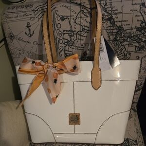 Dooney & Bourke White Patent Leather Tote NWT W/ Dust Bag W/ Twilly